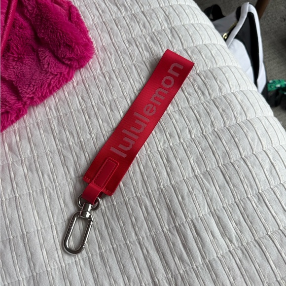 lululemon Vibrant Red Key chain - Picture 1 of 1